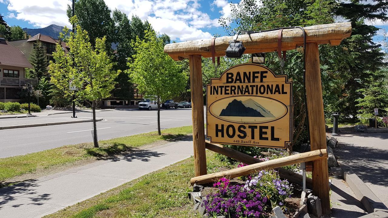 Banff International Hostel Bagian luar foto